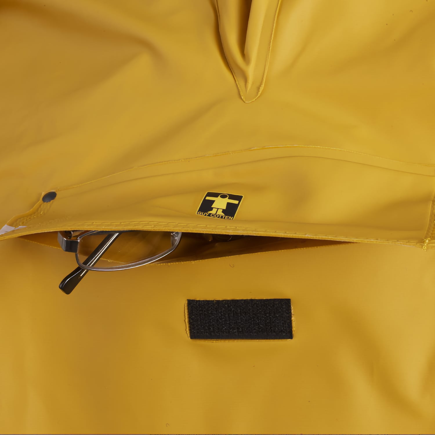 Détail poche frontale