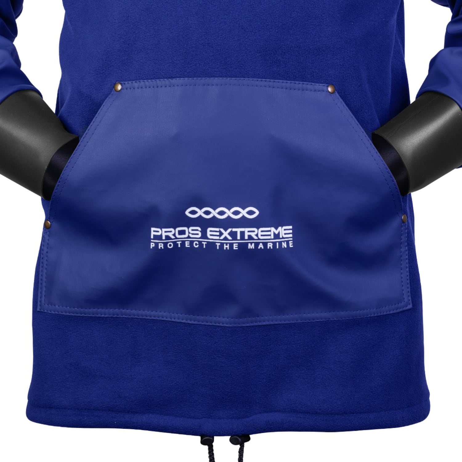 Détail poche frontale et cordon de serrage